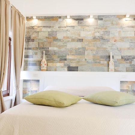 Borgo Del Nespolo Bed & Breakfast เปสคีชี ภายนอก รูปภาพ