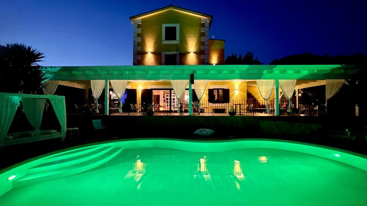 Borgo Del Nespolo Bed & Breakfast เปสคีชี ภายนอก รูปภาพ