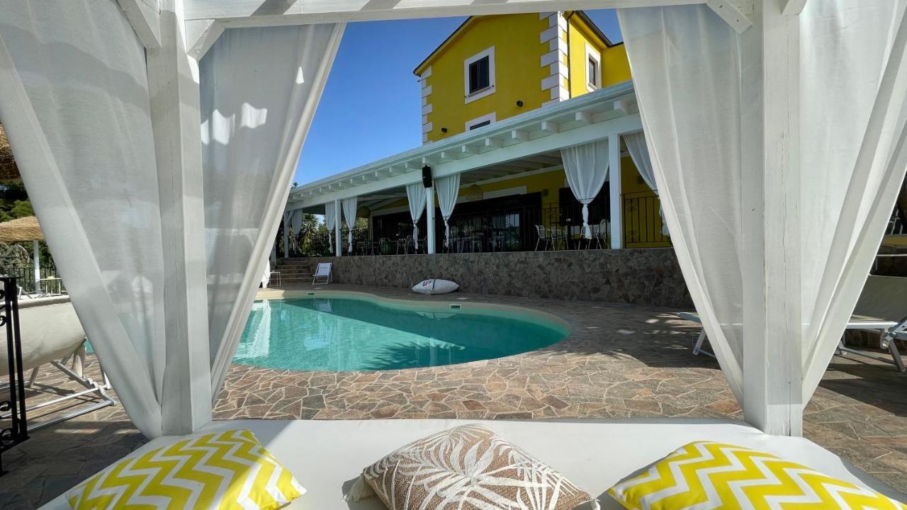Borgo Del Nespolo Bed & Breakfast เปสคีชี ภายนอก รูปภาพ