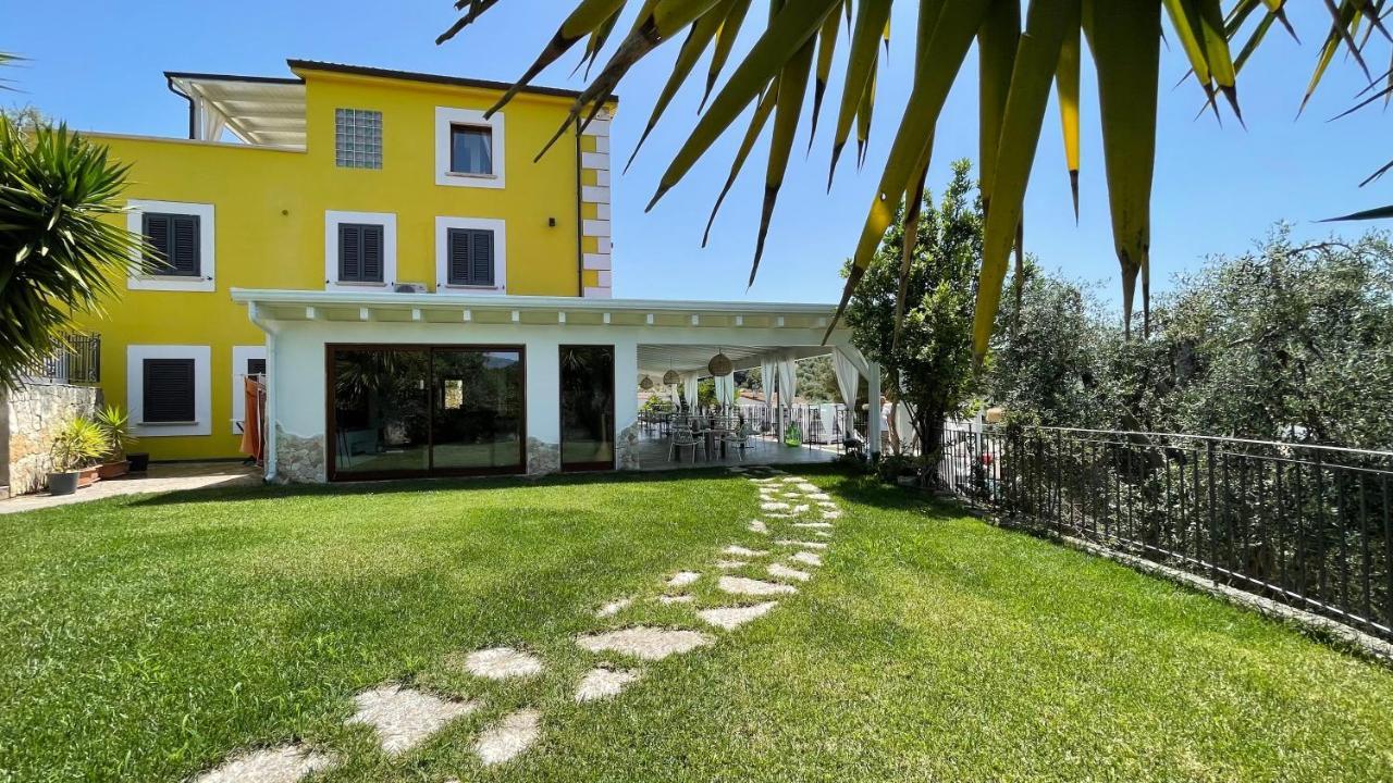Borgo Del Nespolo Bed & Breakfast เปสคีชี ภายนอก รูปภาพ