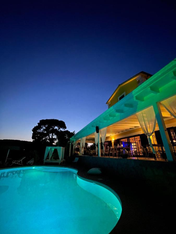 Borgo Del Nespolo Bed & Breakfast เปสคีชี ภายนอก รูปภาพ