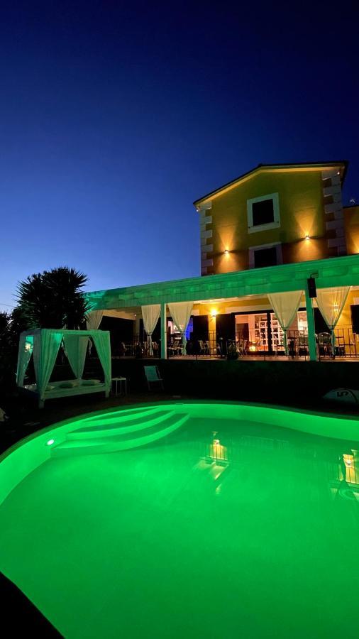 Borgo Del Nespolo Bed & Breakfast เปสคีชี ภายนอก รูปภาพ