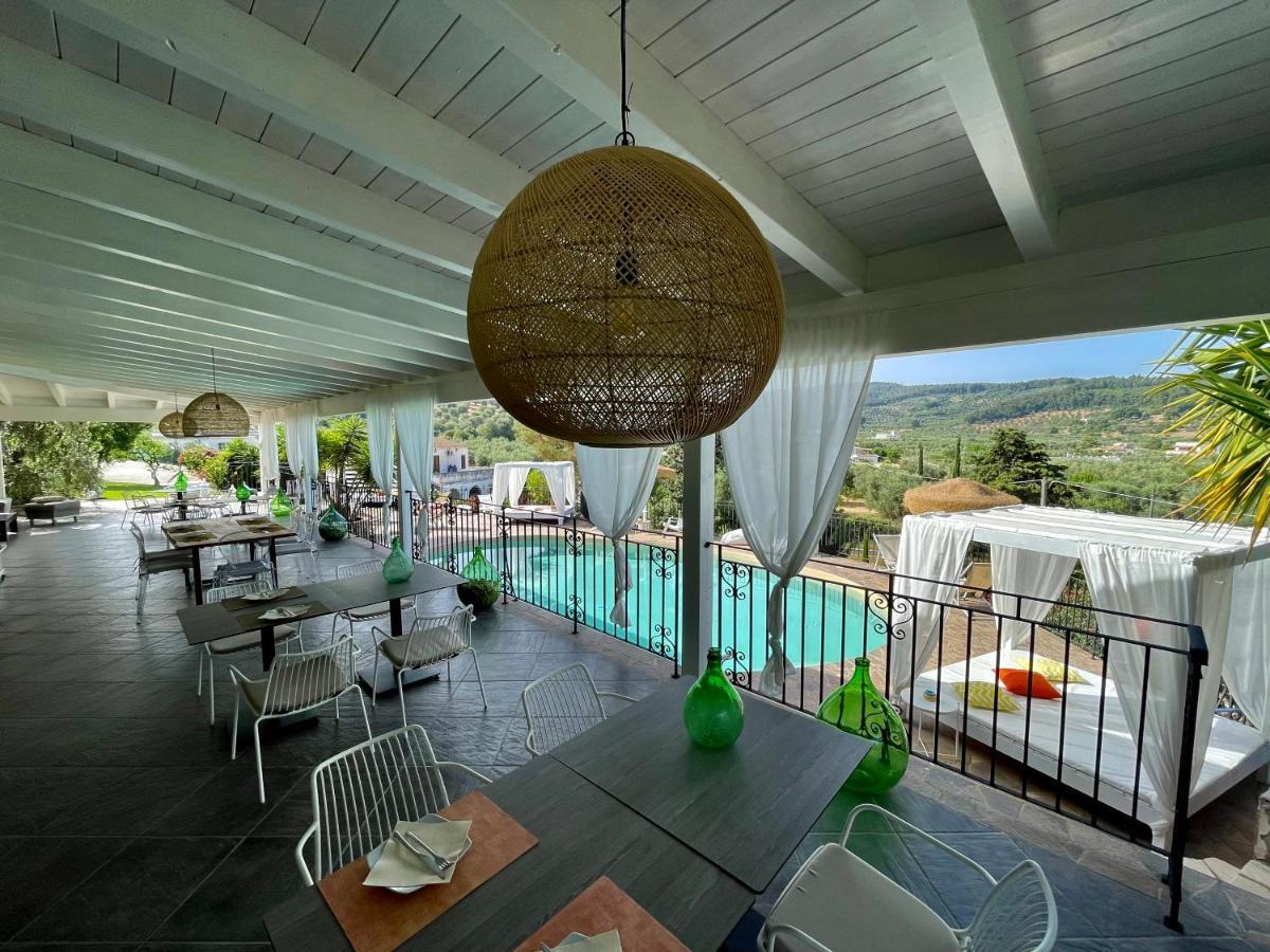 Borgo Del Nespolo Bed & Breakfast เปสคีชี ภายนอก รูปภาพ