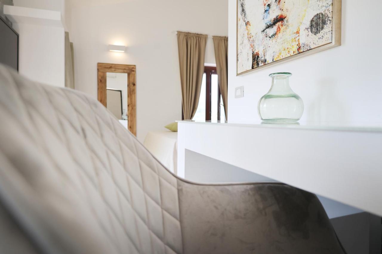 Borgo Del Nespolo Bed & Breakfast เปสคีชี ภายนอก รูปภาพ