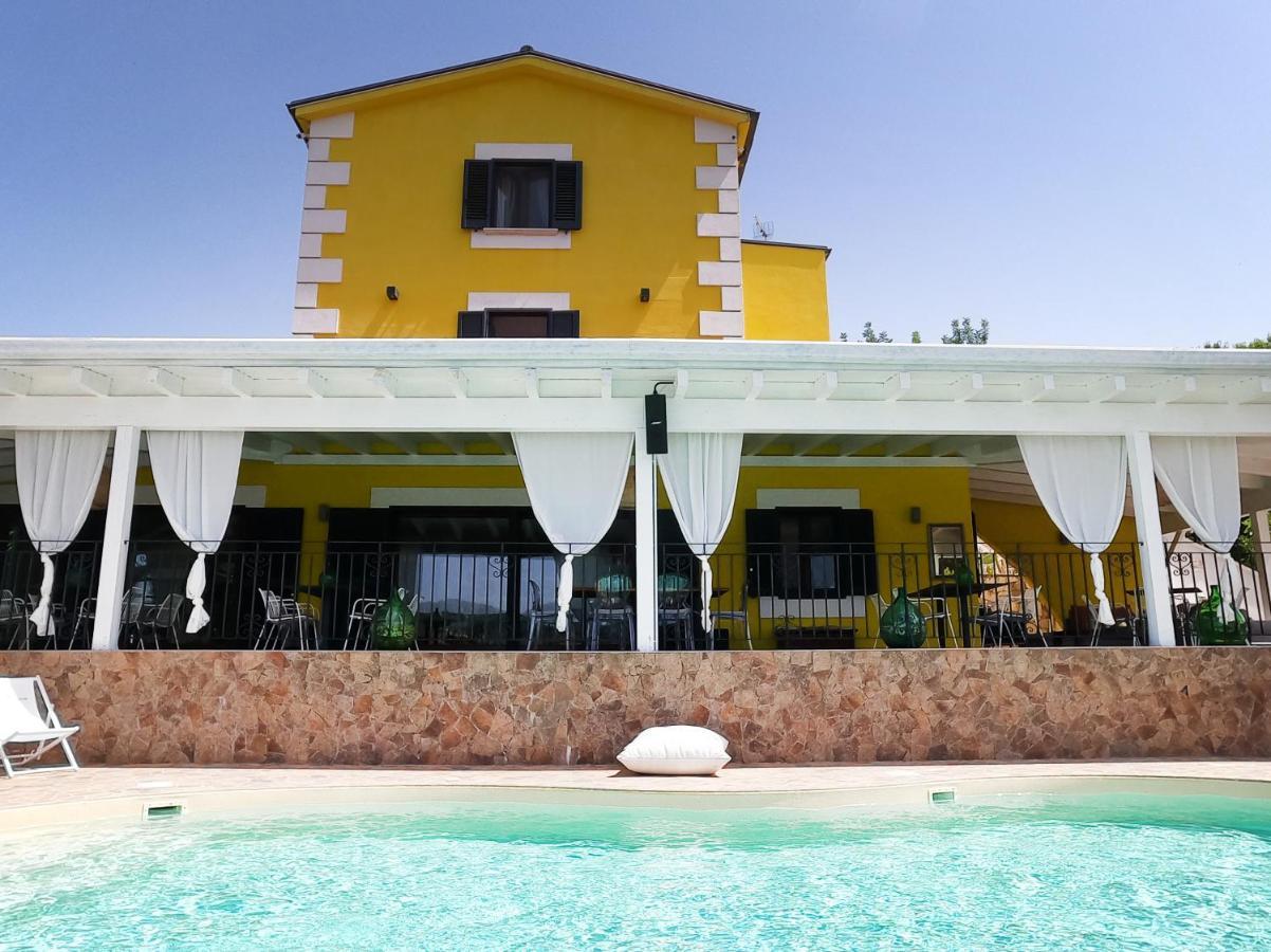 Borgo Del Nespolo Bed & Breakfast เปสคีชี ภายนอก รูปภาพ