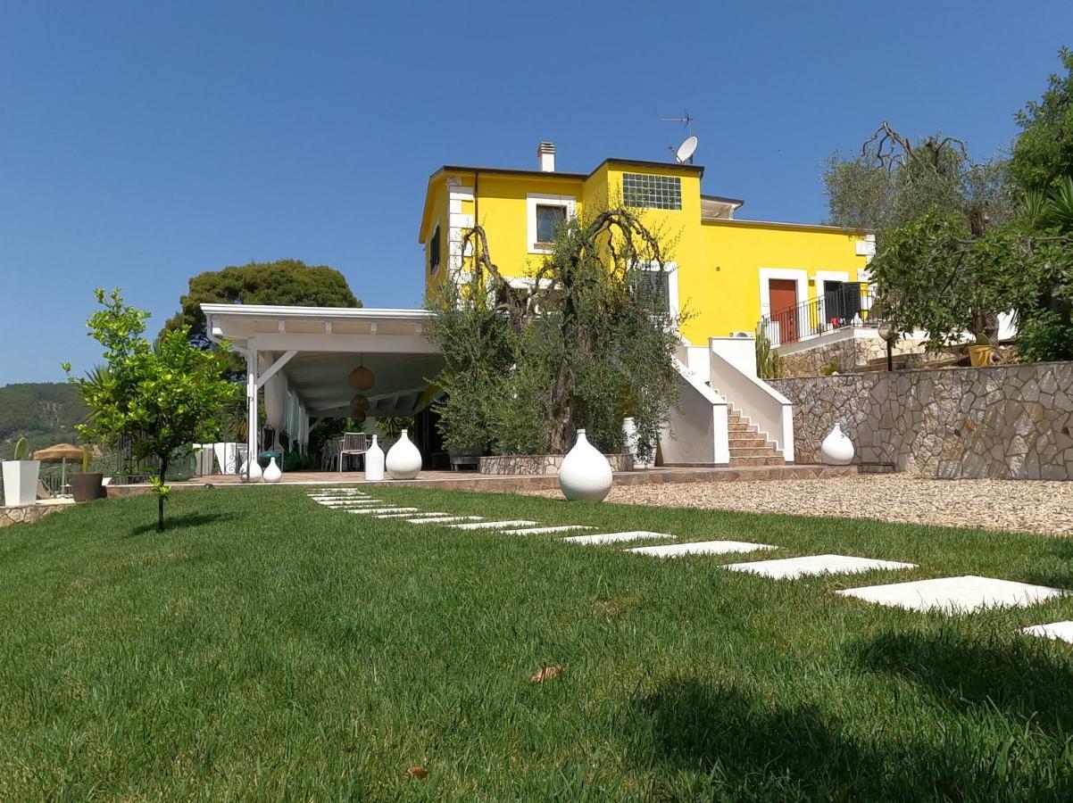 Borgo Del Nespolo Bed & Breakfast เปสคีชี ภายนอก รูปภาพ