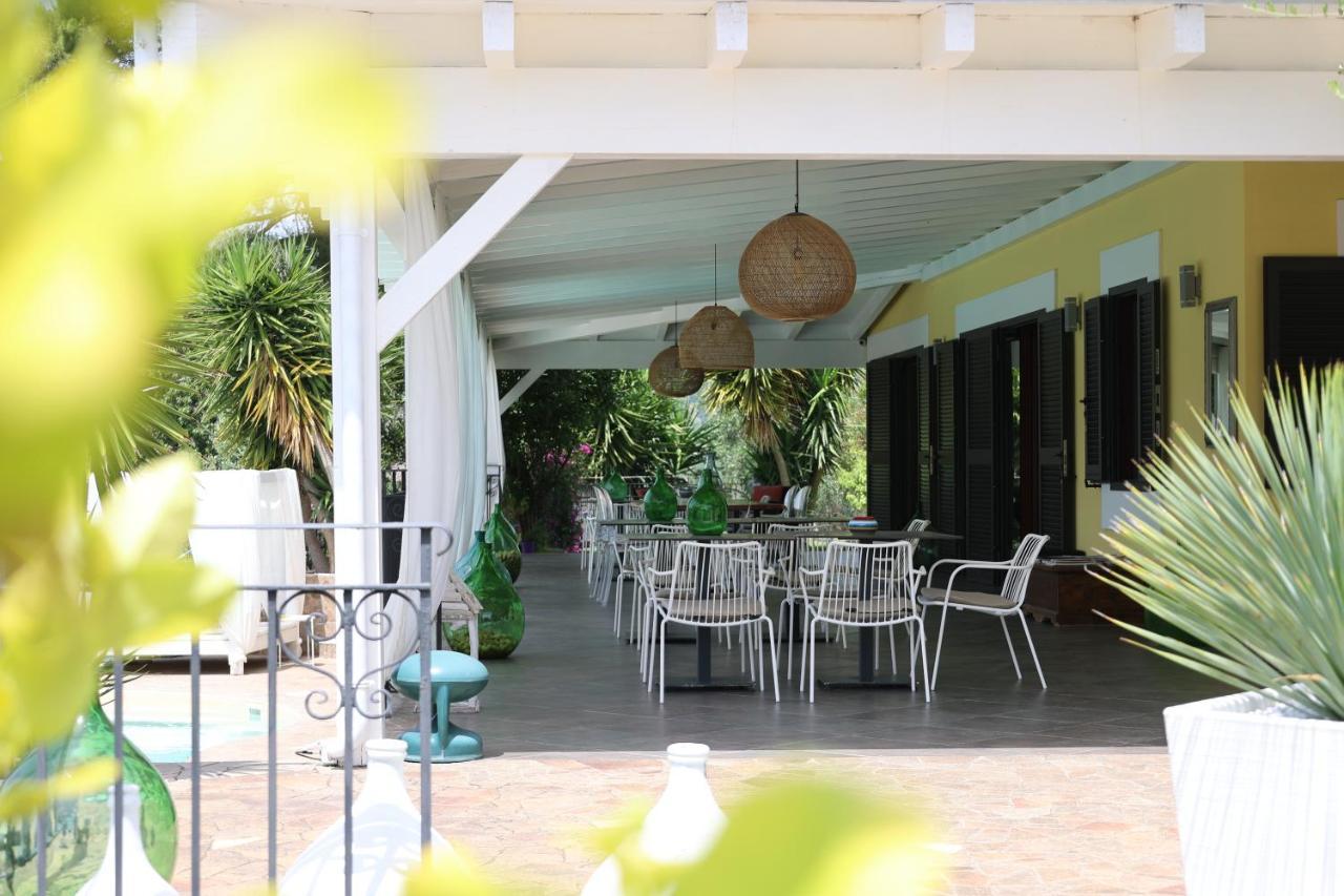 Borgo Del Nespolo Bed & Breakfast เปสคีชี ภายนอก รูปภาพ