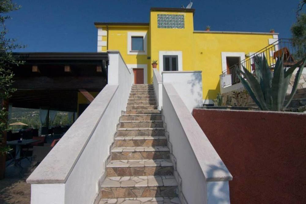 Borgo Del Nespolo Bed & Breakfast เปสคีชี ภายนอก รูปภาพ